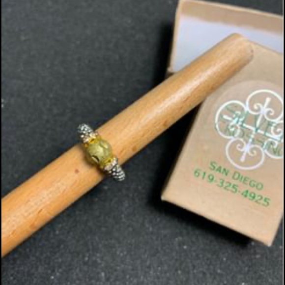 Jewelry - Boutique ring